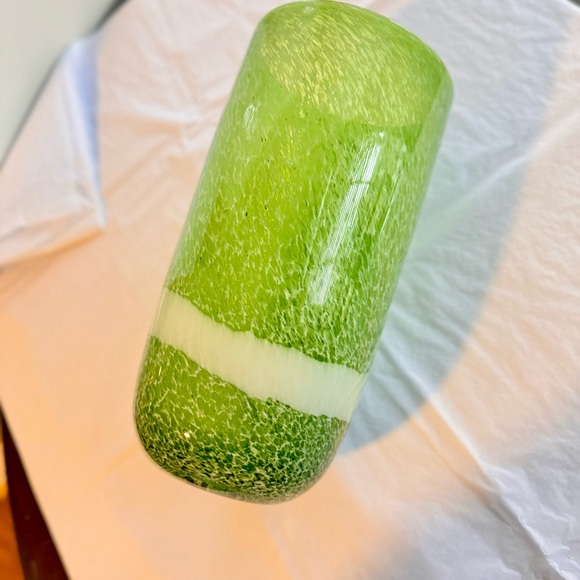 12” Tall Vintage Vibrant Green & White Bubble Glass Vase Minimalist Maximalist - Picture 13 of 16